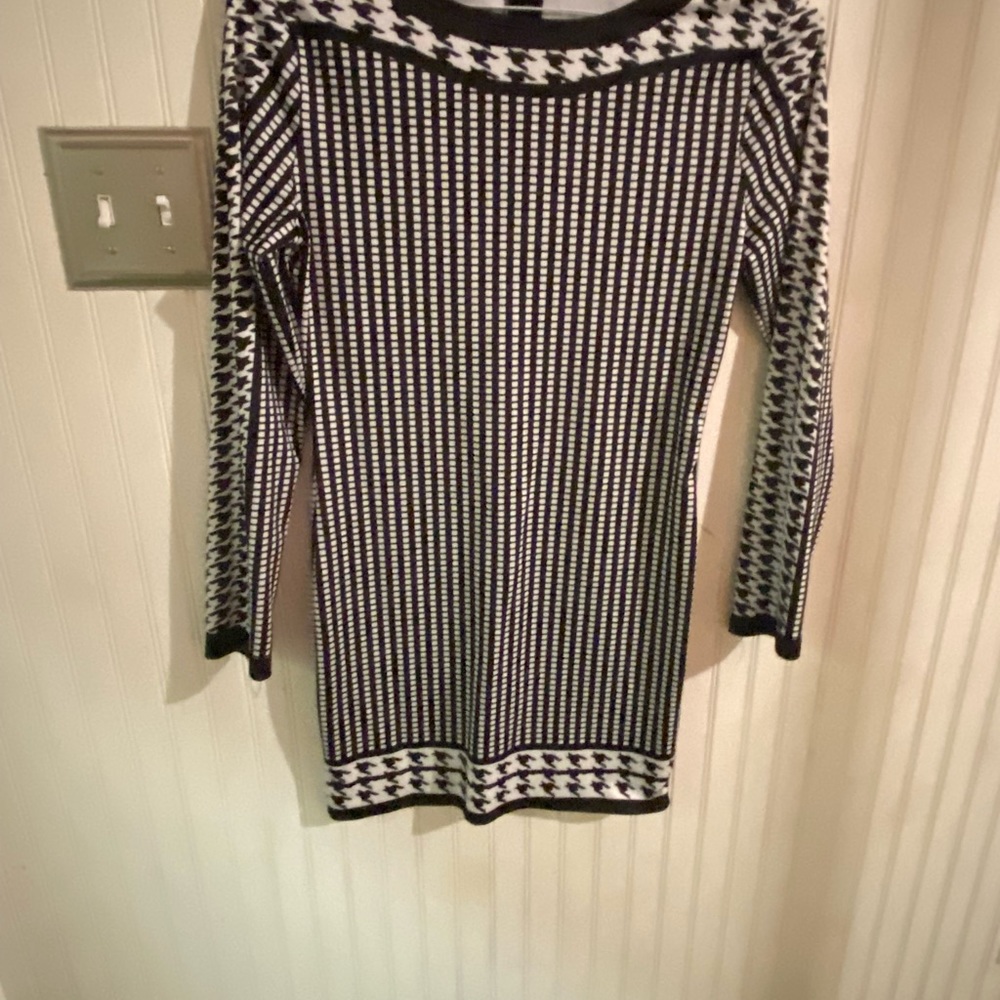 Short black and white dress